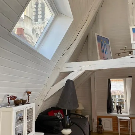 Loft De Lancelot City Center Sens Exterior photo