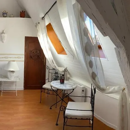 Loft De Lancelot City Center Sens Exterior photo